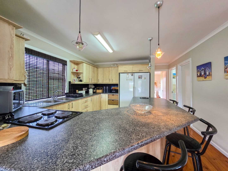 6 Bedroom Property for Sale in Nature On Sea Western Cape